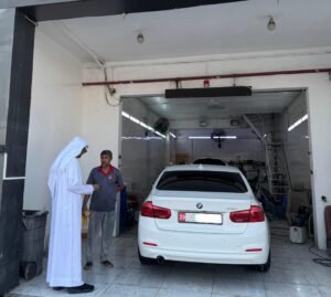 بلدية مدينة أبوظبي تنفذ حملة تفتيشية على ورش إصلاح وصيانة المركبات في مصفح الصناعية