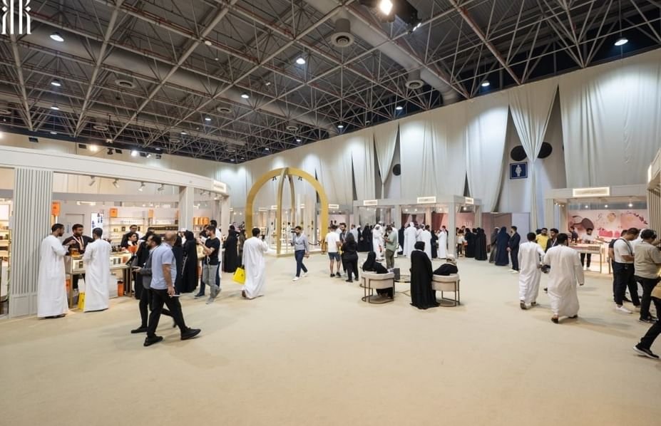 أكثر من 500 شركة وعلامة تجارية محلية وعالمية في معرض "الإمارات للعطور والعود" 1 أكثر من 500 شركة وعلامة تجارية محلية وعالمية في معرض "الإمارات للعطور والعود"