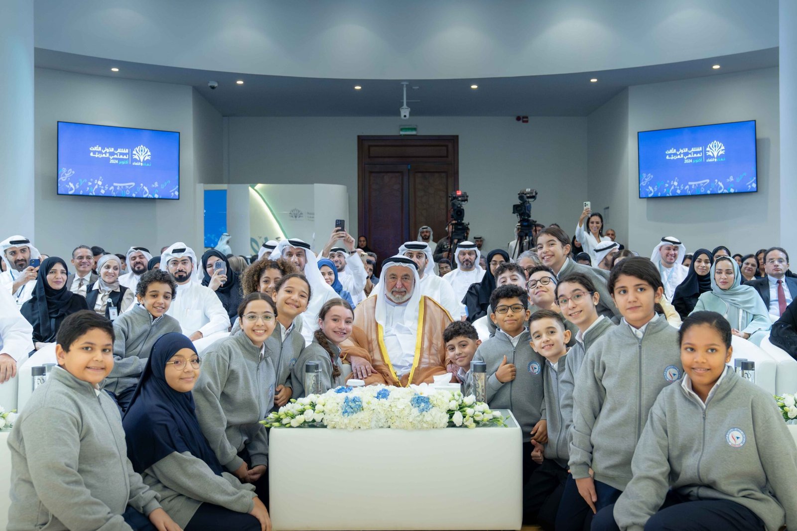 حاكم الشارقة يشهد انطلاق أعمال الملتقى الدولي الثالث لمعلّمي العربية 1 حاكم الشارقة يشهد انطلاق أعمال الملتقى الدولي الثالث لمعلّمي العربية