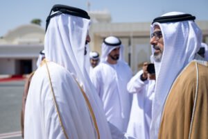 ولي عهد أبوظبي يصل إلى الدوحة في زيارة رسمية