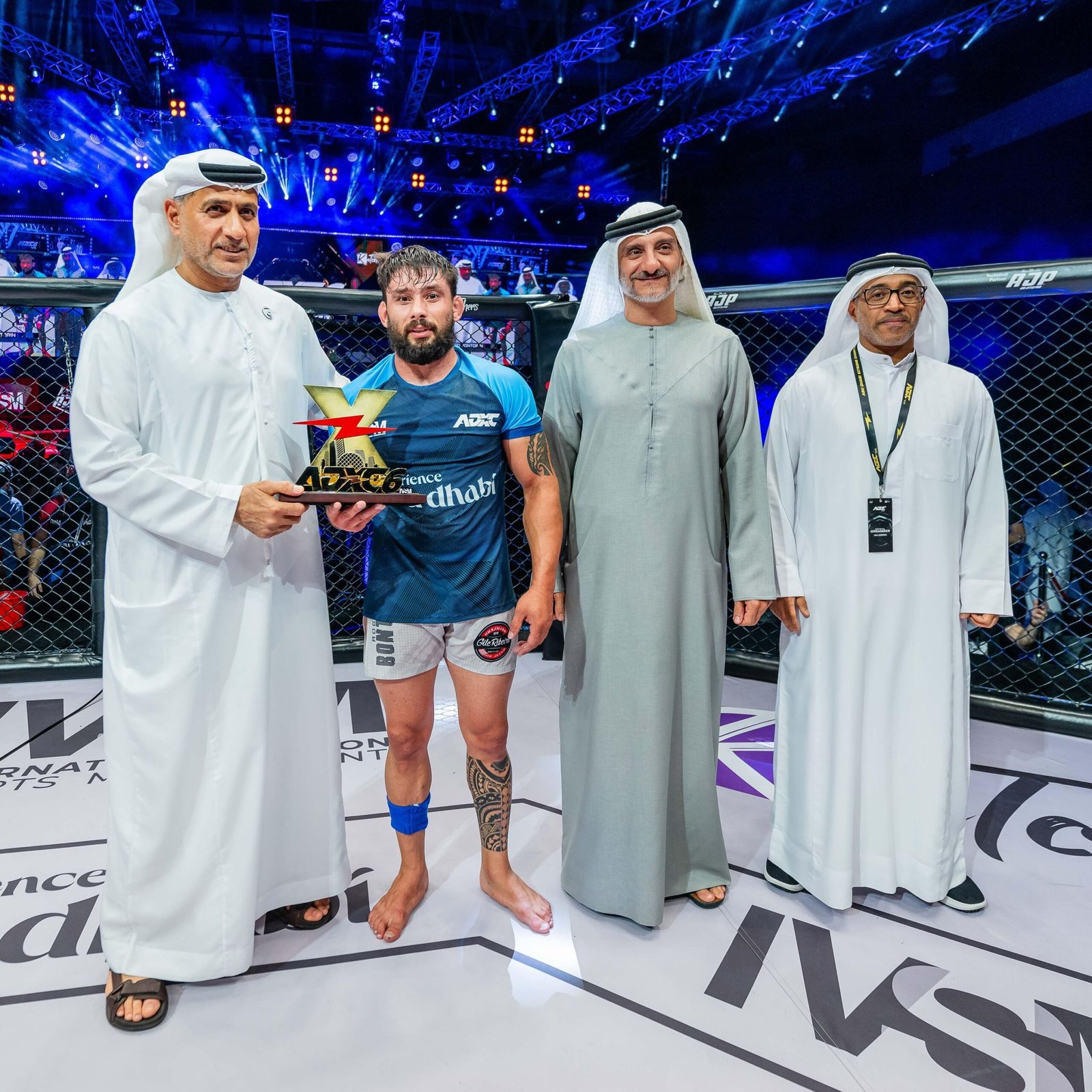 "أبوظبي إكستريم" تتوج نخبة الرياضيين في منافسات "الجرابلينج والجوجيتسو" 1 "أبوظبي إكستريم" تتوج نخبة الرياضيين في منافسات "الجرابلينج والجوجيتسو"