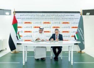 جمارك أبوظبي ودي إتش إل توقعان اتفاقية لتعزيز التكامل الرقمي ورفع كفاءة مستوى الخدمات