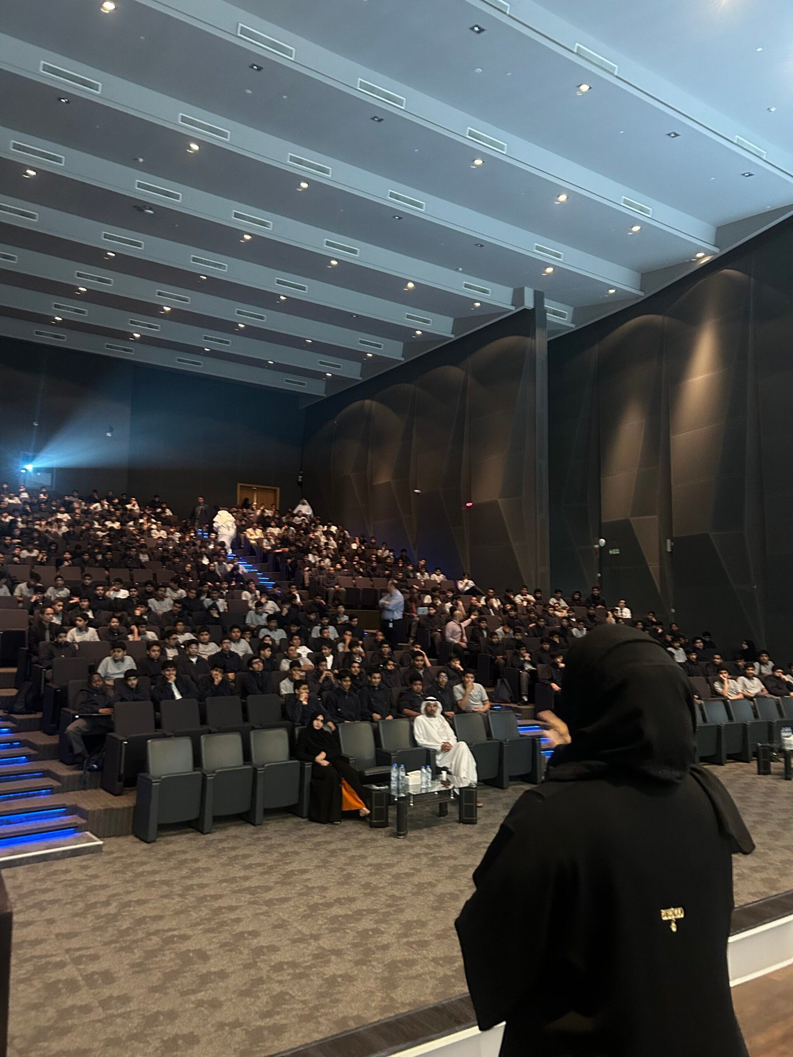 بلدية مدينة أبوظبي تشارك في حملة لتوعية طلاب مدارس مدينة محمد بن زايد بعنوان (أبناؤنا مستقبلنا) 1 بلدية مدينة أبوظبي تشارك في حملة لتوعية طلاب مدارس مدينة محمد بن زايد بعنوان (أبناؤنا مستقبلنا)