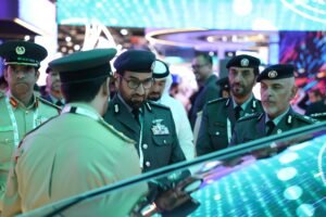 قائد عام شرطة أبوظبي يزور جيتكس 2024