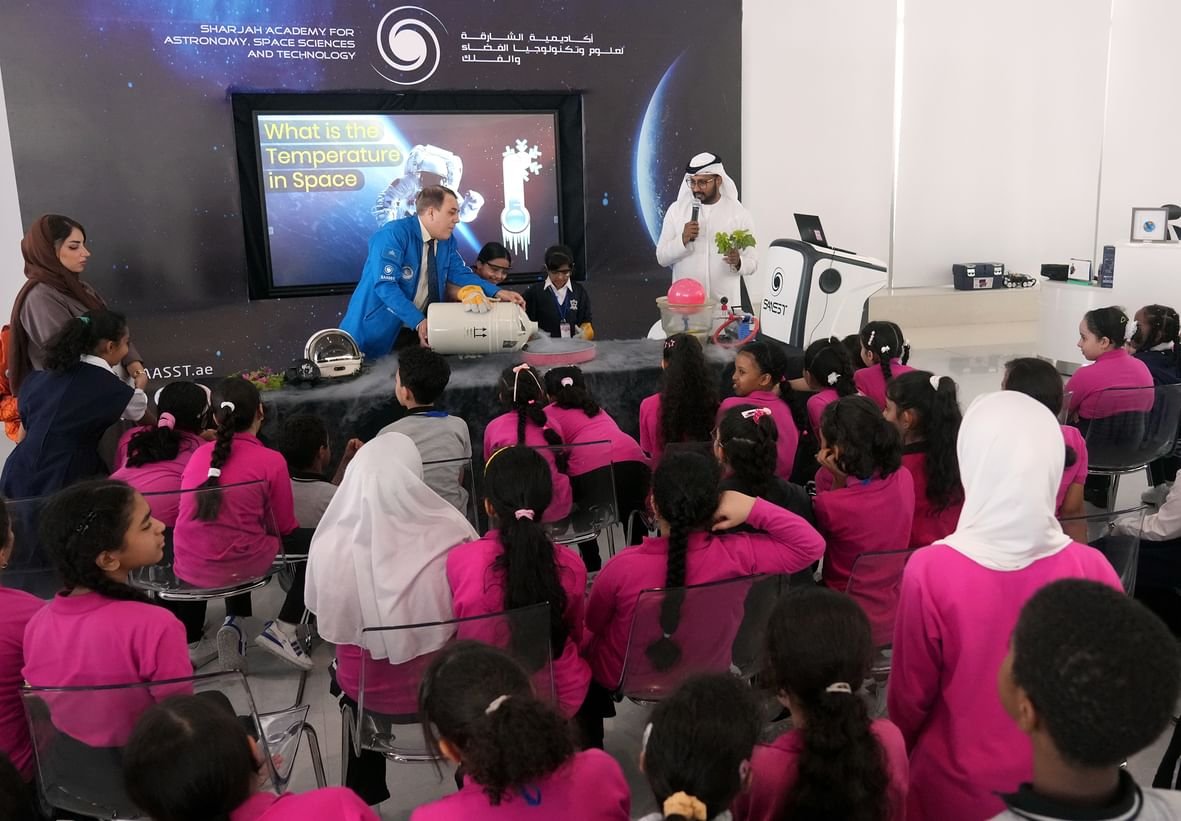 أكاديمية الشارقة لعلوم الفضاء والفلك تحتفي بالأسبوع العالمي للفضاء 1 أكاديمية الشارقة لعلوم الفضاء والفلك تحتفي بالأسبوع العالمي للفضاء