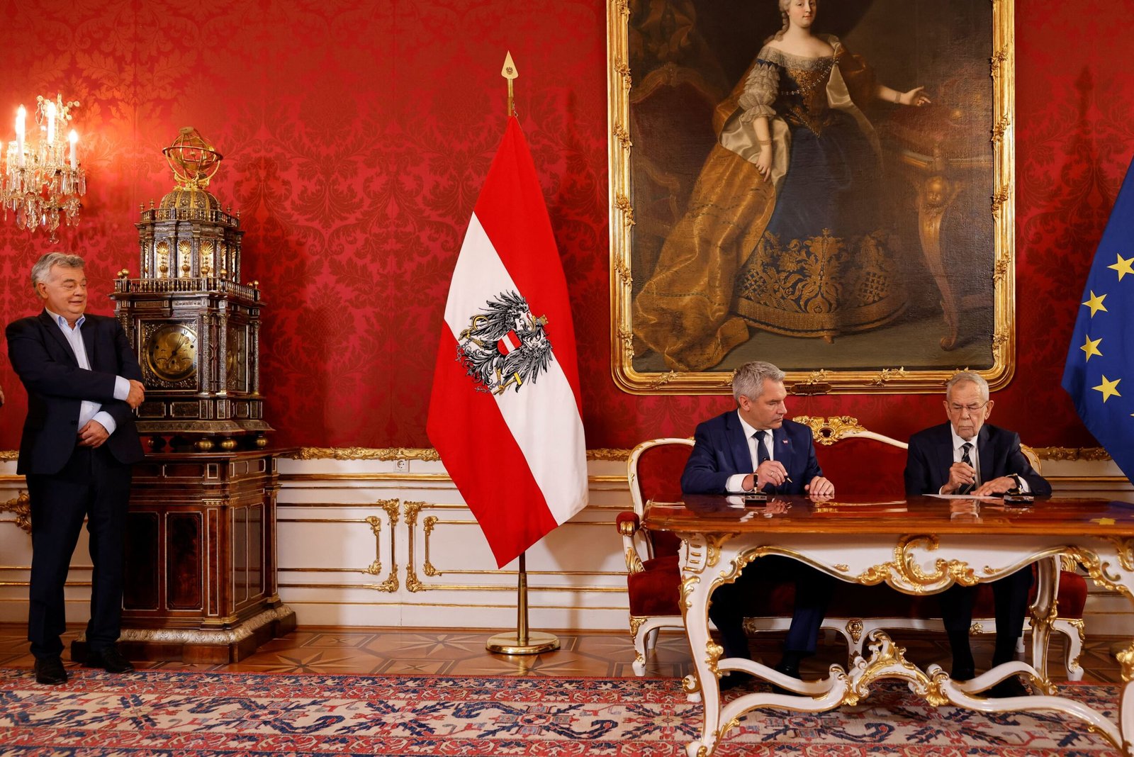 حكومة النمسا تفسح الطريق أمام مفاوضات تشكيل التحالف الحاكم الجديد 1 حكومة النمسا تفسح الطريق أمام مفاوضات تشكيل التحالف الحاكم الجديد