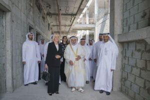 سلطان القاسمي يوقع اتفاقية تعاون بين جامعتي خورفكان وإكستر البريطانية