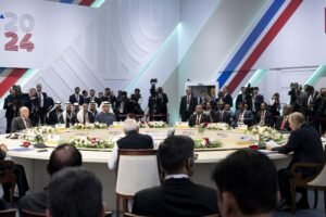 رئيس الدولة يحضر أعمال قمة "بريكس" التي افتتحها الرئيس الروسي