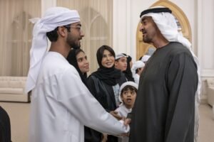 رئيس الدولة يؤكد أهمية تعزيز قيم التكافل المجتمعي خلال استقباله عدداً من الأمهات الحاضنات