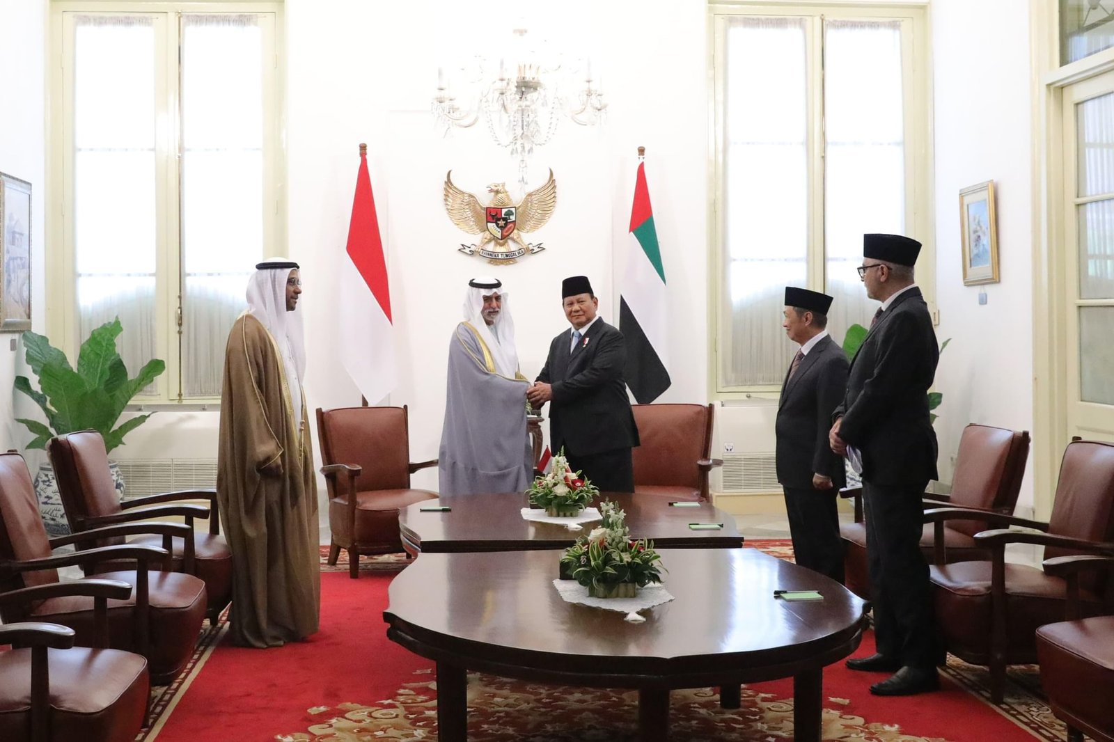 نيابة عن رئيس الدولة.. نهيان بن مبارك يشارك في حفل تنصيب الرئيس الإندونيسي الجديد 1 نيابة عن رئيس الدولة.. نهيان بن مبارك يشارك في حفل تنصيب الرئيس الإندونيسي الجديد