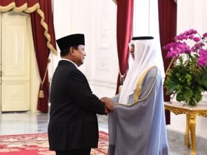 نيابة عن رئيس الدولة.. نهيان بن مبارك يشارك في حفل تنصيب الرئيس الإندونيسي الجديد