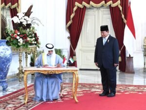 نيابة عن رئيس الدولة.. نهيان بن مبارك يشارك في حفل تنصيب الرئيس الإندونيسي الجديد