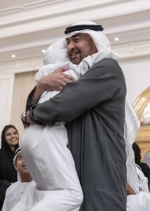 رئيس الدولة يؤكد أهمية تعزيز قيم التكافل المجتمعي خلال استقباله عدداً من الأمهات الحاضنات