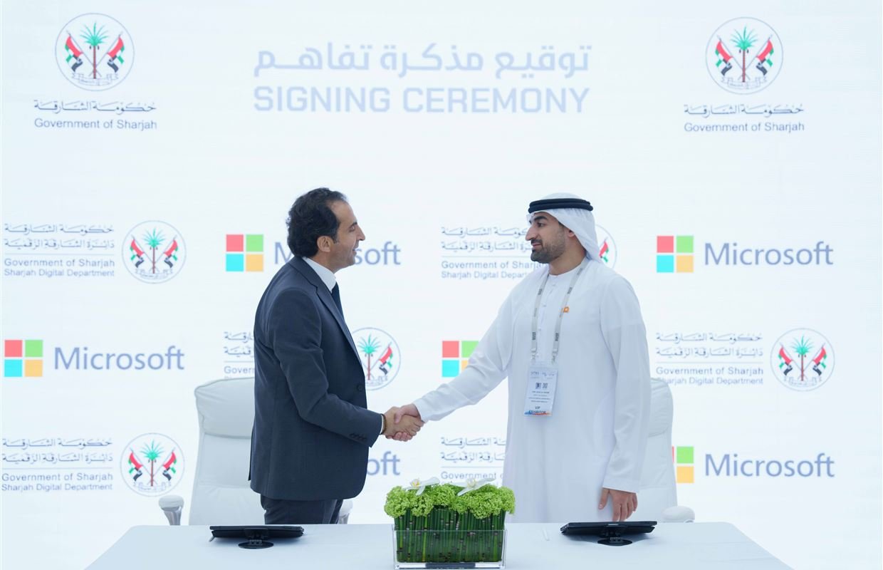 "الشارقة الرقمية" و"مايكروسوفت" تطلقان مبادرة رائدة لتدريب آلاف الموظفين الحكوميين في مجال الذكاء الاصطناعي 1 "الشارقة الرقمية" و"مايكروسوفت" تطلقان مبادرة رائدة لتدريب آلاف الموظفين الحكوميين في مجال الذكاء الاصطناعي