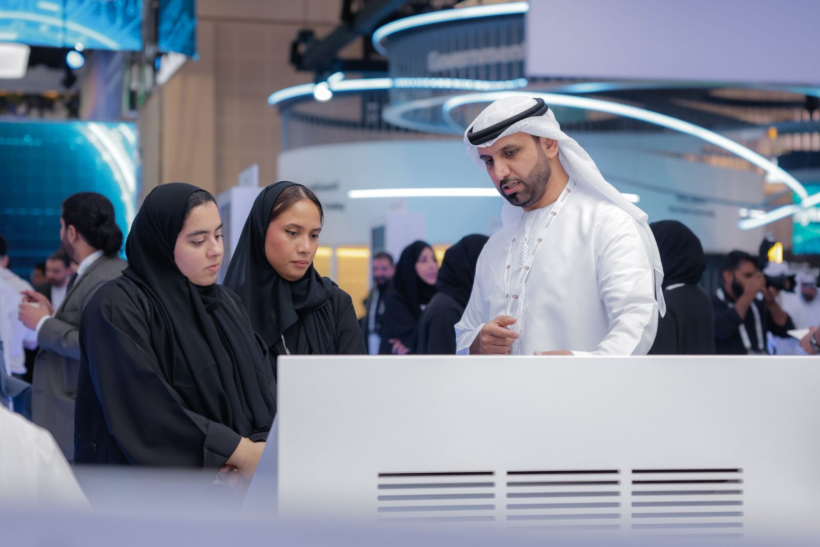 "تنمية المجتمع" تعرض "منصة أبوظبي المجتمعية - بيانات" في جيتكس 1 "تنمية المجتمع" تعرض "منصة أبوظبي المجتمعية - بيانات" في جيتكس