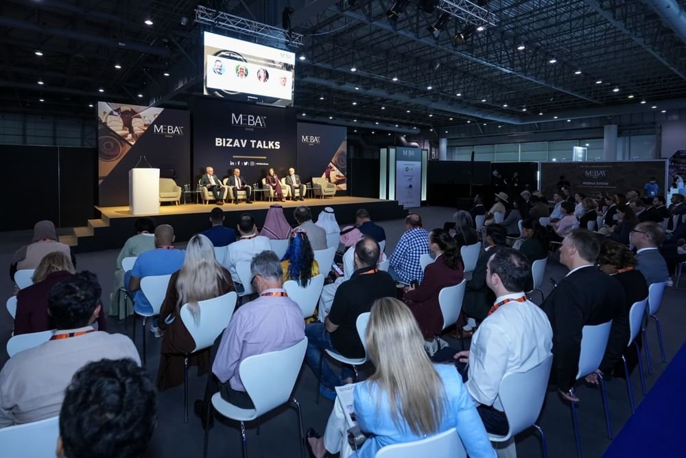 "ميبا" للطيران يستضيف مؤتمر "بيز آف توك" في مطار آل مكتوم الدولي 1 "ميبا" للطيران يستضيف مؤتمر "بيز آف توك" في مطار آل مكتوم الدولي