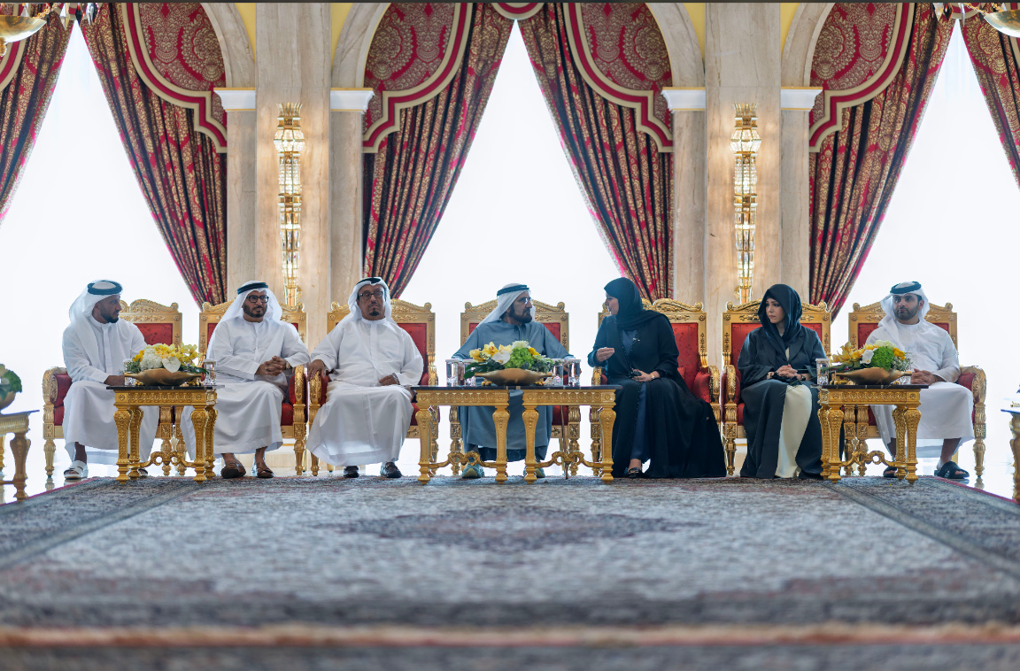 محمد بن راشد: "بقيادة محمد بن زايد.. عزّزت الإمارات مكانتها بين أهم المراكز الاقتصادية العالمية" 1 محمد بن راشد: "بقيادة محمد بن زايد.. عزّزت الإمارات مكانتها بين أهم المراكز الاقتصادية العالمية"