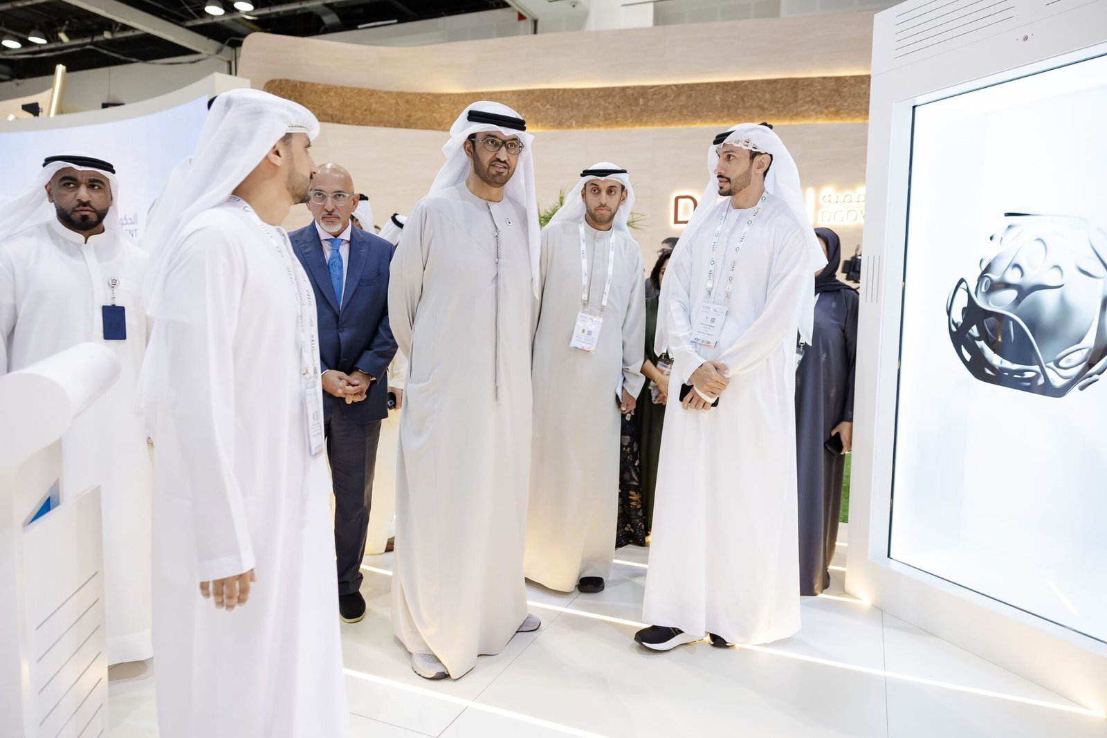 سلطان الجابر يطلق الموقع الإلكتروني التفاعلي لـ"وزارة الصناعة" في "جيتكس 2024" 1 سلطان الجابر يطلق الموقع الإلكتروني التفاعلي لـ"وزارة الصناعة" في "جيتكس 2024"