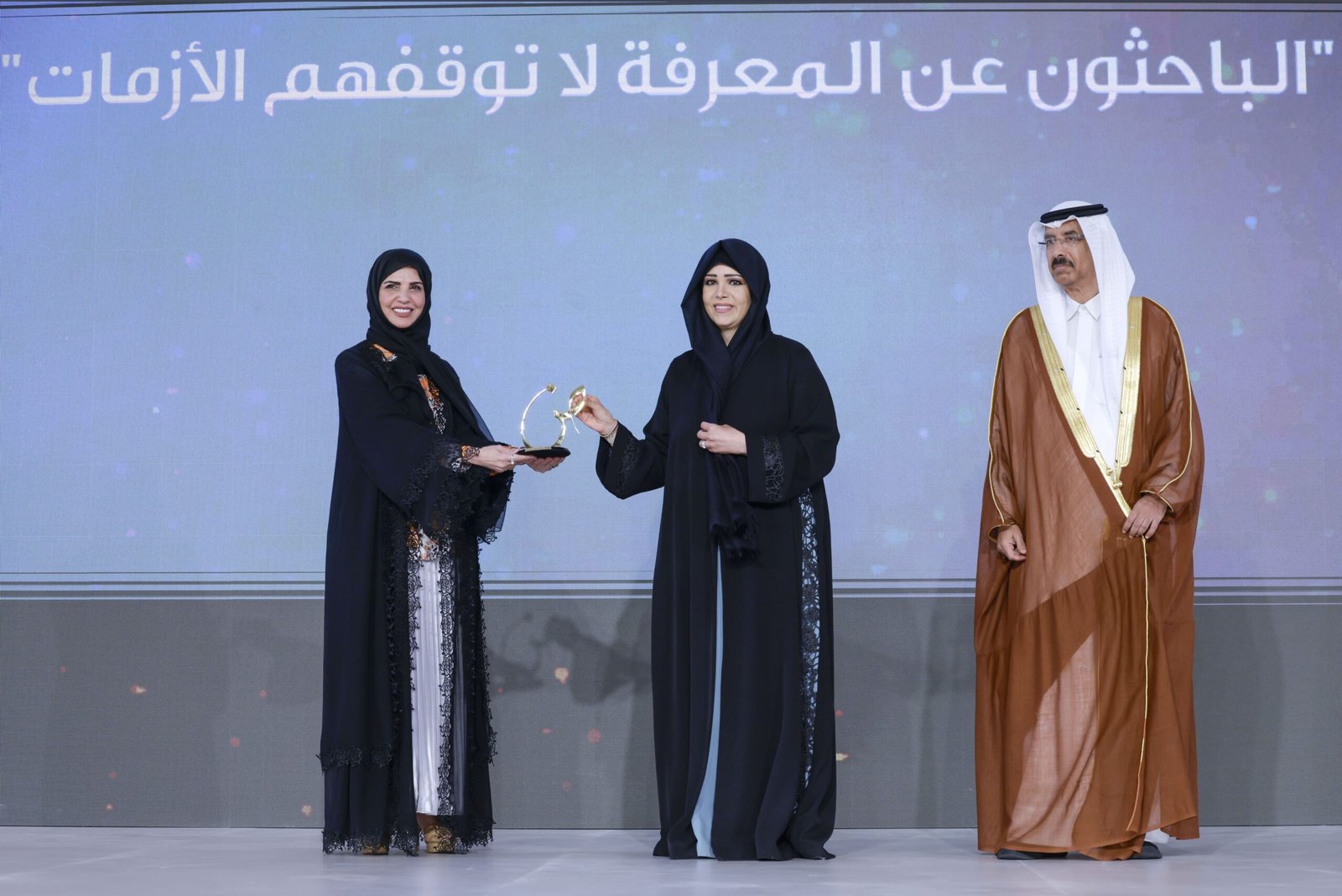 برعاية محمد بن راشد لطيفة بنت محمد تشهد تكريم الفائزين بجائزة "محمد بن راشد للغة العربية" بدورتها الـ8 1 برعاية محمد بن راشد لطيفة بنت محمد تشهد تكريم الفائزين بجائزة "محمد بن راشد للغة العربية" بدورتها الـ8