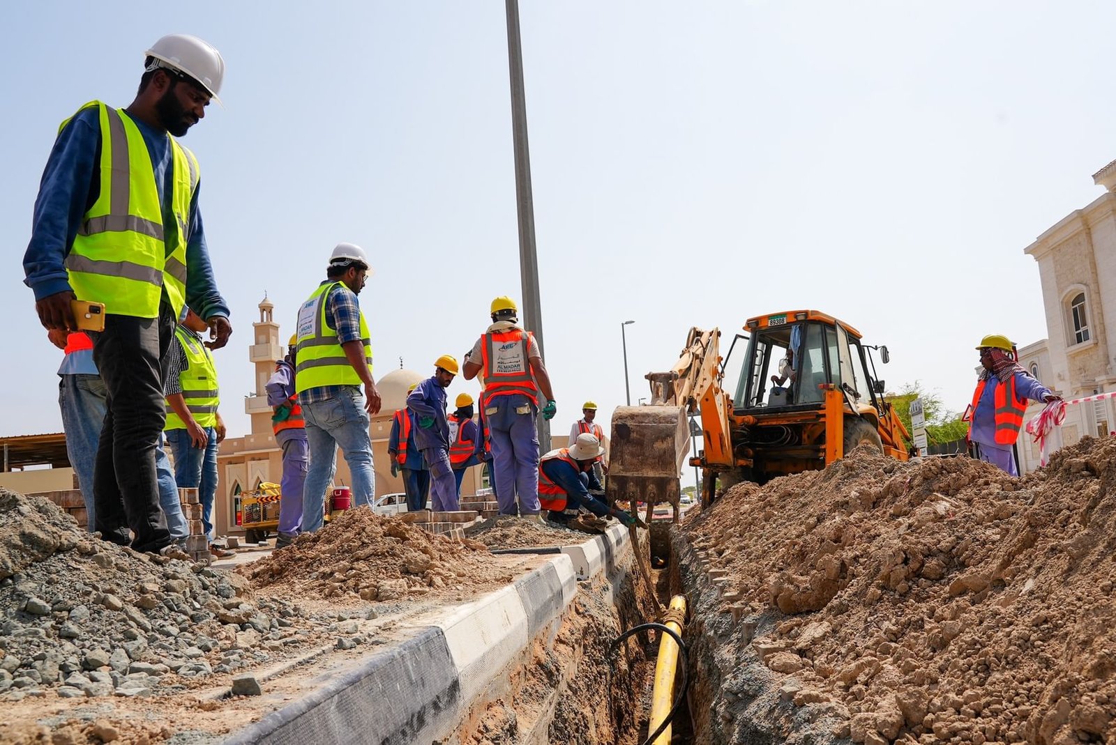 كهرباء الشارقة تنجز 94% من المرحلة الأولى لتمديدات الغاز الطبيعي بمدينة دبا الحصن 1 كهرباء الشارقة تنجز 94% من المرحلة الأولى لتمديدات الغاز الطبيعي بمدينة دبا الحصن