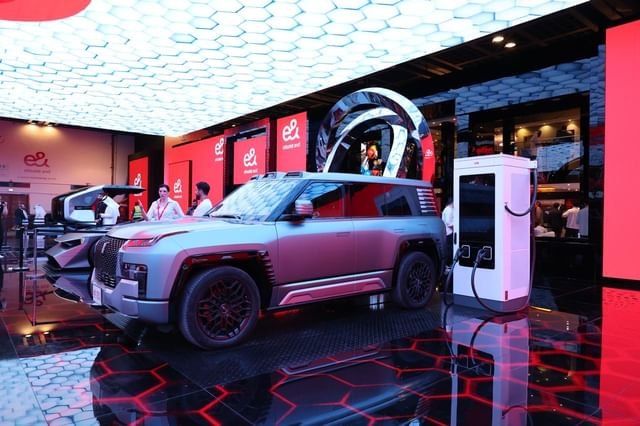 إي آند الإمارات" تواصل تقديم تطبيقات محسنة للأفراد 1 إي آند الإمارات" تواصل تقديم تطبيقات محسنة للأفراد