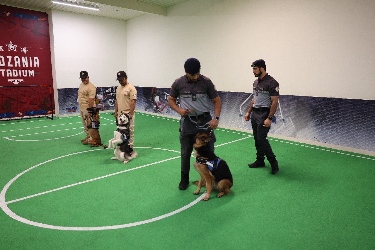 شرطة أبوظبي تحتفي بمناسبة اليوم العالمي للطفل في كيدزانيا 1 شرطة أبوظبي تحتفي بمناسبة اليوم العالمي للطفل في كيدزانيا