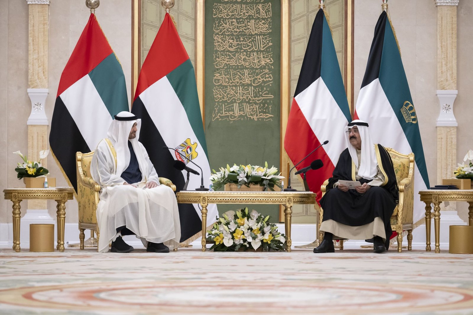 رئيس الدولة وأمير الكويت يبحثان العلاقات الأخوية وتعزيز العمل الخليجي المشترك 1 رئيس الدولة وأمير الكويت يبحثان العلاقات الأخوية وتعزيز العمل الخليجي المشترك
