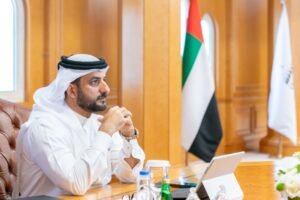 سلطان بن أحمد القاسمي يطلع على مشروعات علمية لجامعة الشارقة