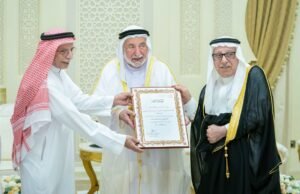 حاكم الشارقة يلتقي أحفاد العلّامة عبد الرحمن السعدي