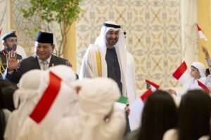 جرت له مراسم استقبال رسمية.. رئيس الدولة يستقبل الرئيس الإندونيسي في قصر الوطن