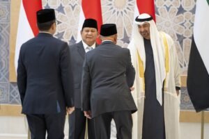 جرت له مراسم استقبال رسمية.. رئيس الدولة يستقبل الرئيس الإندونيسي في قصر الوطن