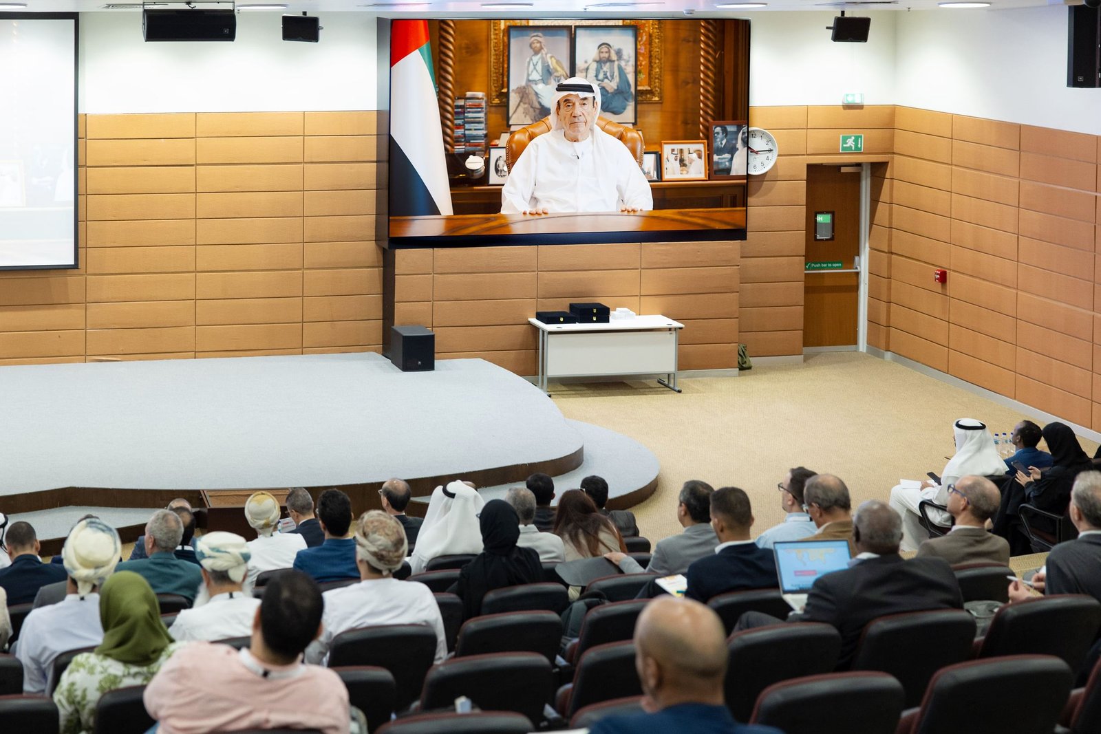 زكي نسيبة: الإمارات قطعت شوطاً كبيراً في تطوير أنظمة تخزين المياه وإدارة الكوارث 1 زكي نسيبة: الإمارات قطعت شوطاً كبيراً في تطوير أنظمة تخزين المياه وإدارة الكوارث