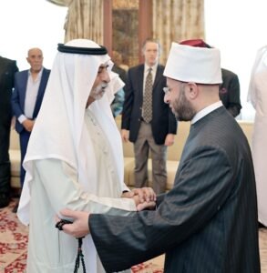 نهيان بن مبارك يبحث مع وزير الأوقاف المصري التعاون لتعزيز القيم الإنسانية