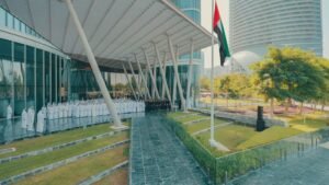 حامد بن زايد يشهد احتفال جهاز أبوظبي للاستثمار بـ"يوم العلم"