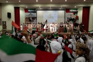 وفد من اللجنة المنظمة يزور مدارس العين ويدعو الطلبة لحضور “حصن الاتحاد 10"