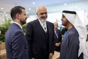 رئيس الدولة يحضر افتتاح قمة قادة دول العالم للعمل المناخي في "كوب 29".. ويؤكد أهمية تسريع العمل المناخي