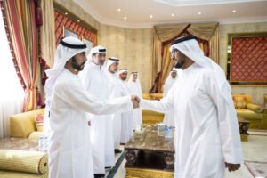 خليفة بن طحنون بن محمد يُقدِّم واجب العزاء في وفاة شماء سهيل اليبهوني الظاهري