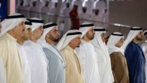 حاكم عجمان يشهد مراسم يوم الشهيد في واحة الكرامة في أبوظبي ويكرم عدداً من أسر الشهداء