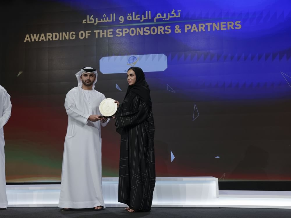 منصور بن محمد يتوّج الفائزات في النسخة الـ 12 من "دورة الشيخة هند للألعاب الرياضية للسيدات" 1 منصور بن محمد يتوّج الفائزات في النسخة الـ 12 من "دورة الشيخة هند للألعاب الرياضية للسيدات"