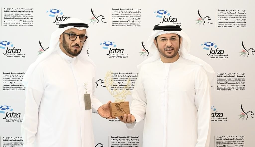 "إقامة دبي" تتعاون مع الصناعات الوطنية و"جافزا" لدعم حقوق العُمّال 1 "إقامة دبي" تتعاون مع الصناعات الوطنية و"جافزا" لدعم حقوق العُمّال