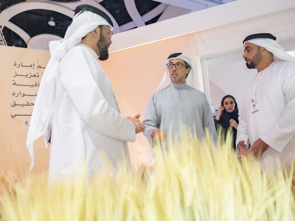 منصور بن زايد يزور معارض الإمارات التفاعلية للجهات الحكومية ويثمن جهودها للارتقاء بجودة حياة المجتمع 1 منصور بن زايد يزور معارض الإمارات التفاعلية للجهات الحكومية ويثمن جهودها للارتقاء بجودة حياة المجتمع