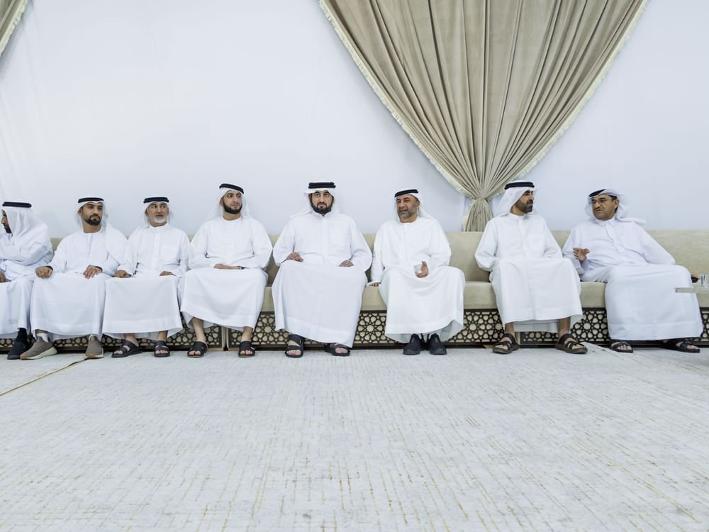 أحمد بن محمد يقدم واجب العزاء في وفاة موزة بنت خليفة السويدي 1 أحمد بن محمد يقدم واجب العزاء في وفاة موزة بنت خليفة السويدي