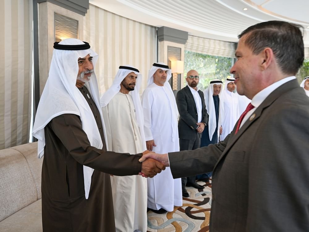 نهيان بن مبارك يشيد بعمق العلاقات الإماراتية - الأمريكية ودورها في تعزيز السلم و الأمن
