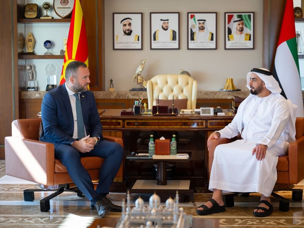 سيف بن زايد يلتقي وزير داخلية مقدونيا الشمالية 1 سيف بن زايد يلتقي وزير داخلية مقدونيا الشمالية
