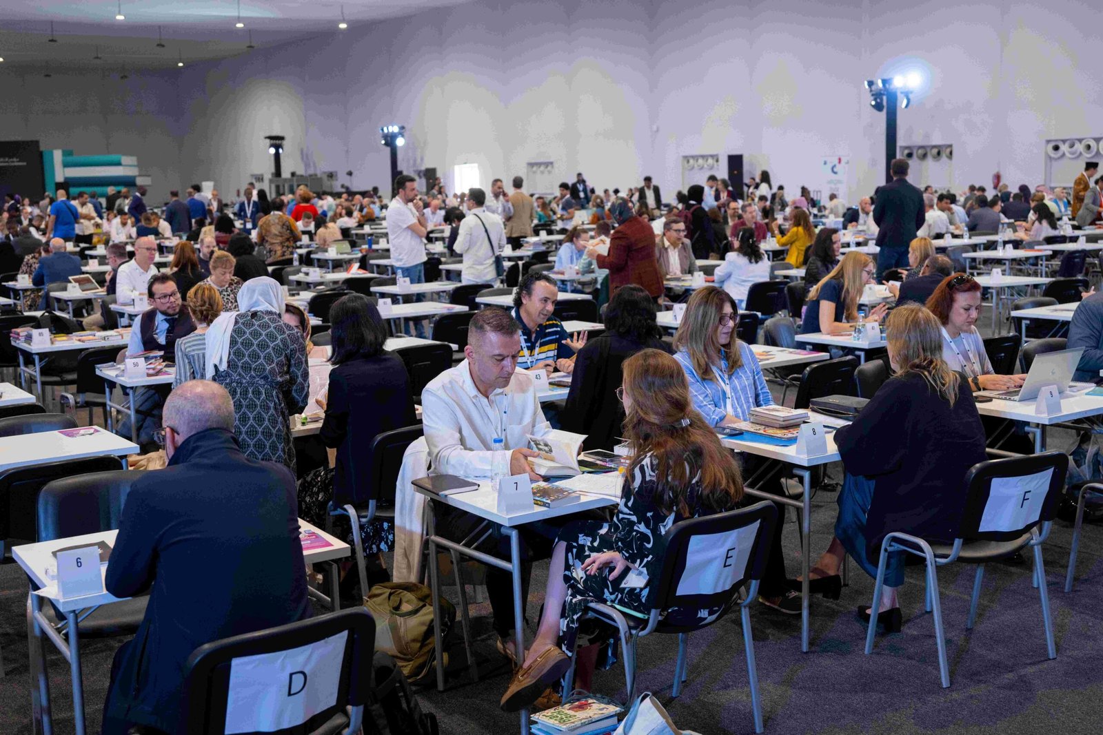 “مؤتمر الناشرين” يختتم أعماله بـ 2993 جلسة تعاقد لتبادل حقوق النشر والترجمة 1 “مؤتمر الناشرين” يختتم أعماله بـ 2993 جلسة تعاقد لتبادل حقوق النشر والترجمة