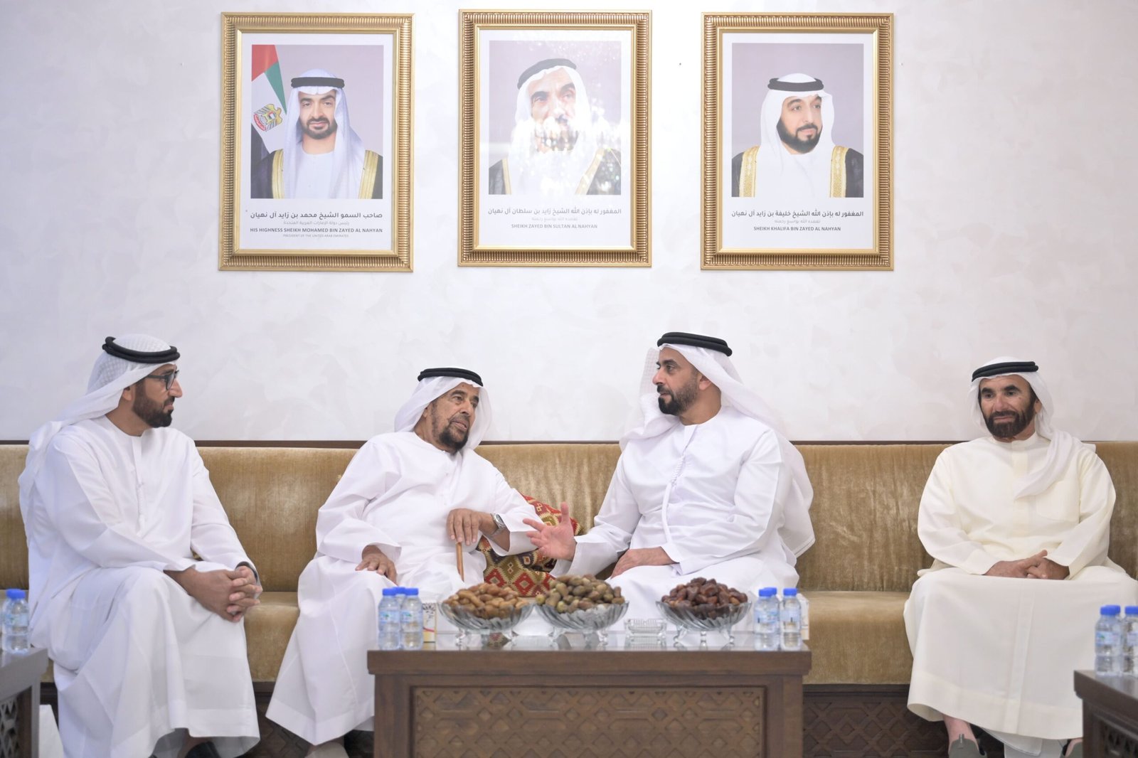 سيف بن زايد يعزي في وفاة والدة فارس خلف المزروعي 1 سيف بن زايد يعزي في وفاة والدة فارس خلف المزروعي