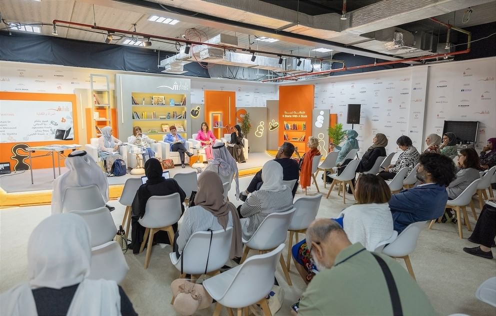 باحثات وكاتبات عربيات بمعرض الشارقة للكتاب : الإبداع النسوي يلامس القضايا الكبرى 1 باحثات وكاتبات عربيات بمعرض الشارقة للكتاب : الإبداع النسوي يلامس القضايا الكبرى