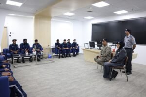 شرطة أبوظبي تُطلع وفد الطلبة الدوليين على ممارساتها المتطورة في التدريب الافتراضي