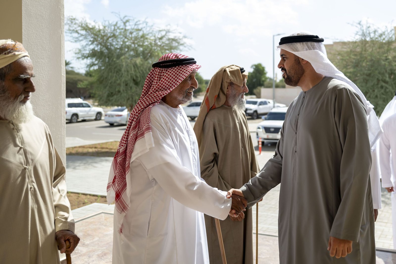 ذياب بن محمد بن زايد يعزي بوفاة سالم النيادي 1 ذياب بن محمد بن زايد يعزي بوفاة سالم النيادي