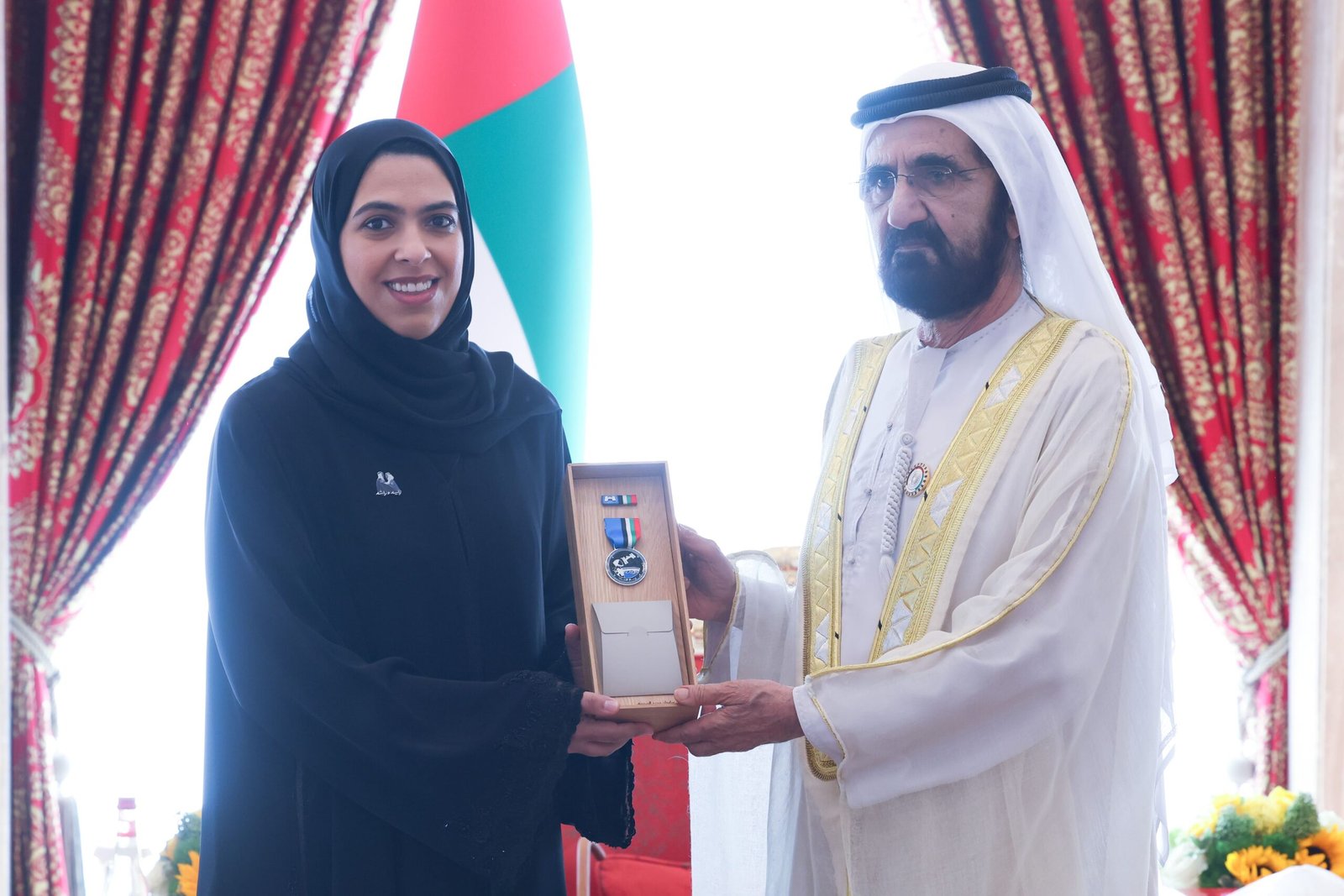 بتوجيهات محمد بن زايد.. محمد بن راشد يمنح أوسمة الفضاء لخمسة من أبناء الوطن تقديرا لدورهم في النهوض بقطاع الفضاء بالدولة 1 بتوجيهات محمد بن زايد.. محمد بن راشد يمنح أوسمة الفضاء لخمسة من أبناء الوطن تقديرا لدورهم في النهوض بقطاع الفضاء بالدولة